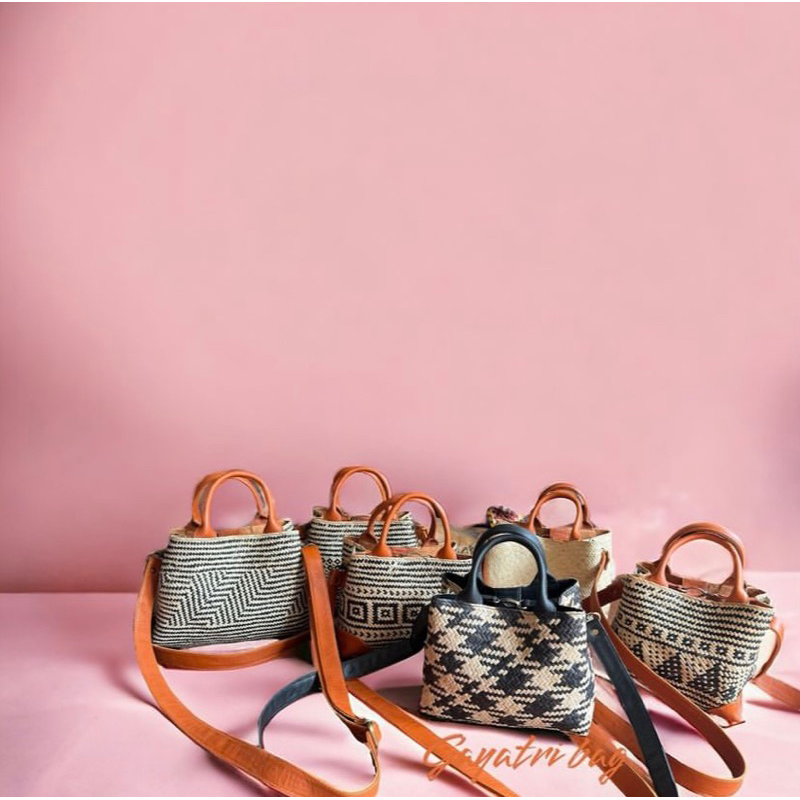 Tas Selempang Rotan Mix Kulit Gayatri Bag
