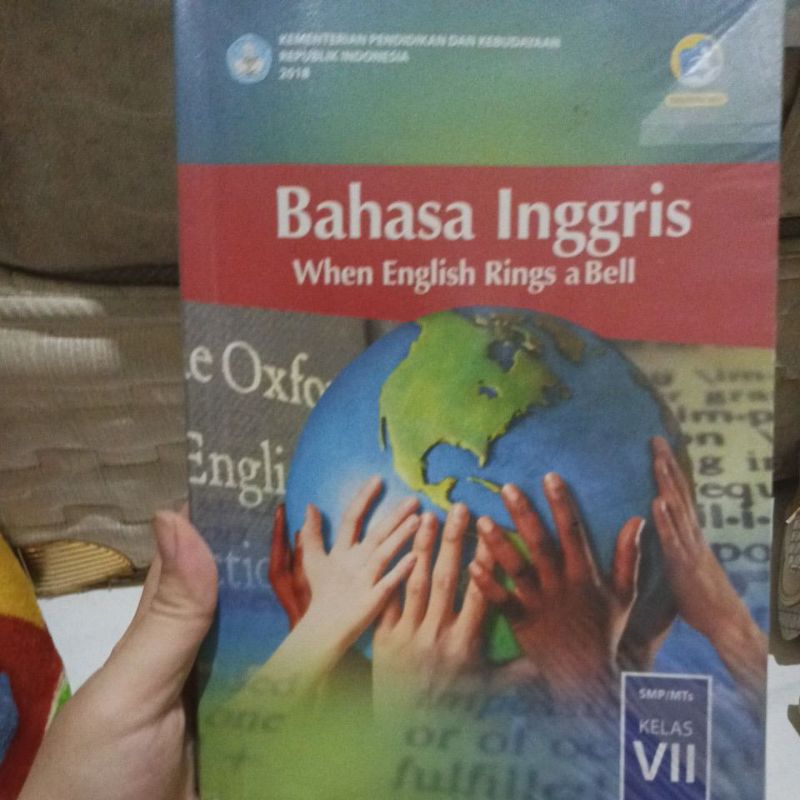 

buku bahasa Inggris kelas 7 Kurikulum K13