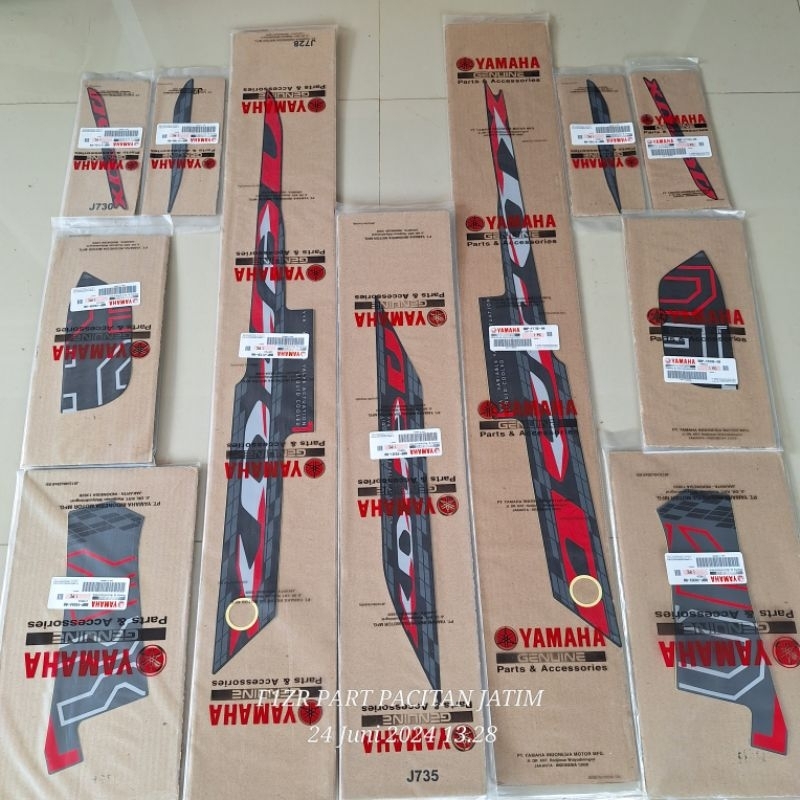 STRIPING GRAPHIC STIKER ALL NEW AEROX 155 HITAM NVX 15 NVX15 CONNECTED HITAM 2024 ORIGINAL YAMAHA
