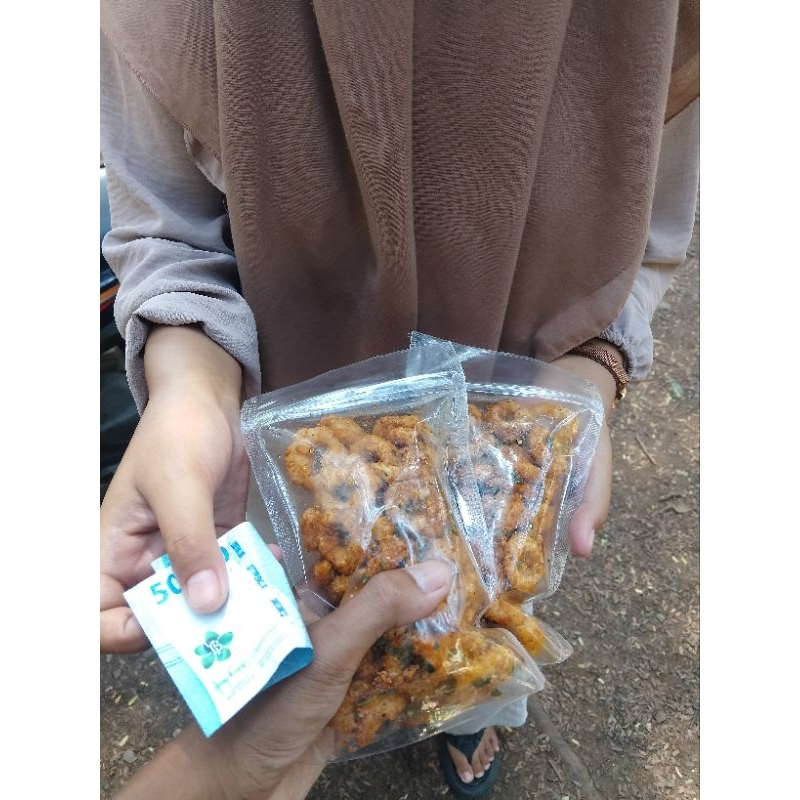 

basreng dan cincin udang pedas daun jeruk isi 150 gram