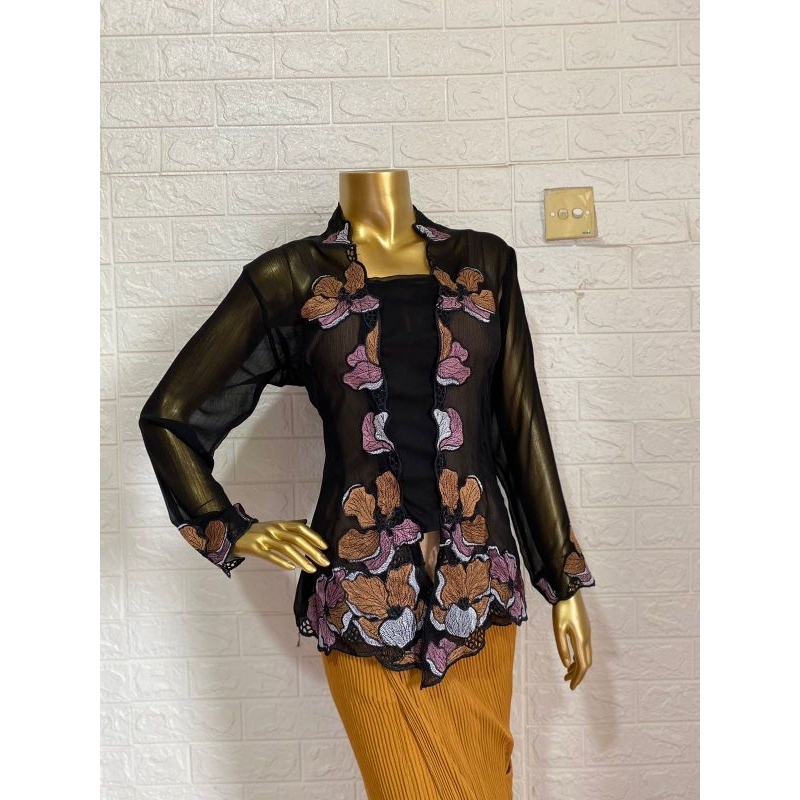 KEBAYA BORDIR HITAM//KEBAYA BORDIR