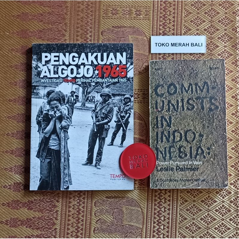 Paket 2 buku Communists in Indonesia Power Pursued in Vain edisi 1973 by Leslie Palmier buku sejarah