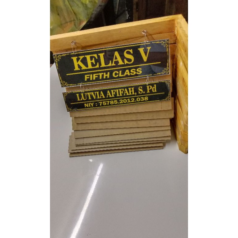 

set gantungan kelas khusus co t I5R4