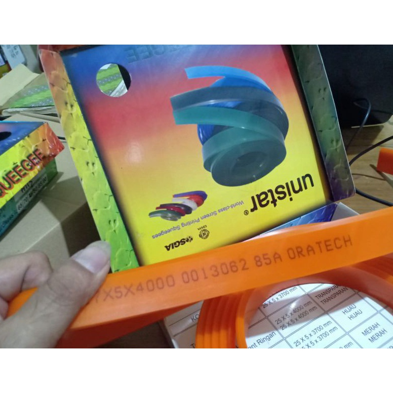 

KODE Y15K KARET RAKEL LANCIP ORANGE PER METER