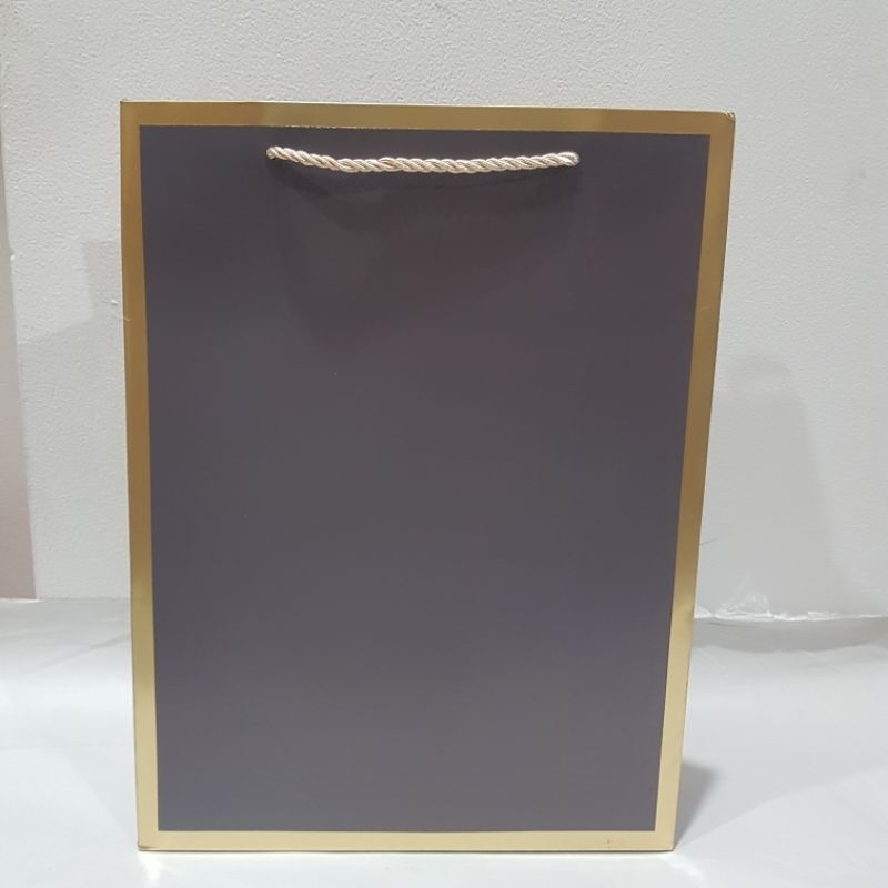 

Paper Bag Kertas Polos List Emas Besar Abu / Kantong Bingkisan Hadiah Tali Tambang S03-1
