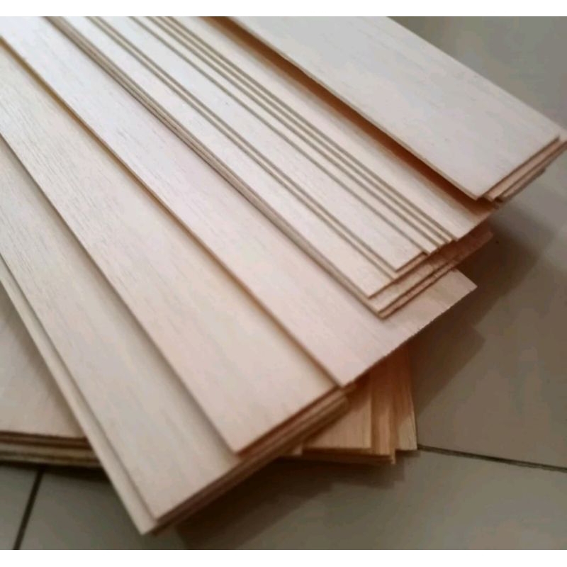 

KAYU PAPAN BALSA GRED A 10 X 50 CM TEBAL. 1MM BAHAN MAKET PRAKARYA