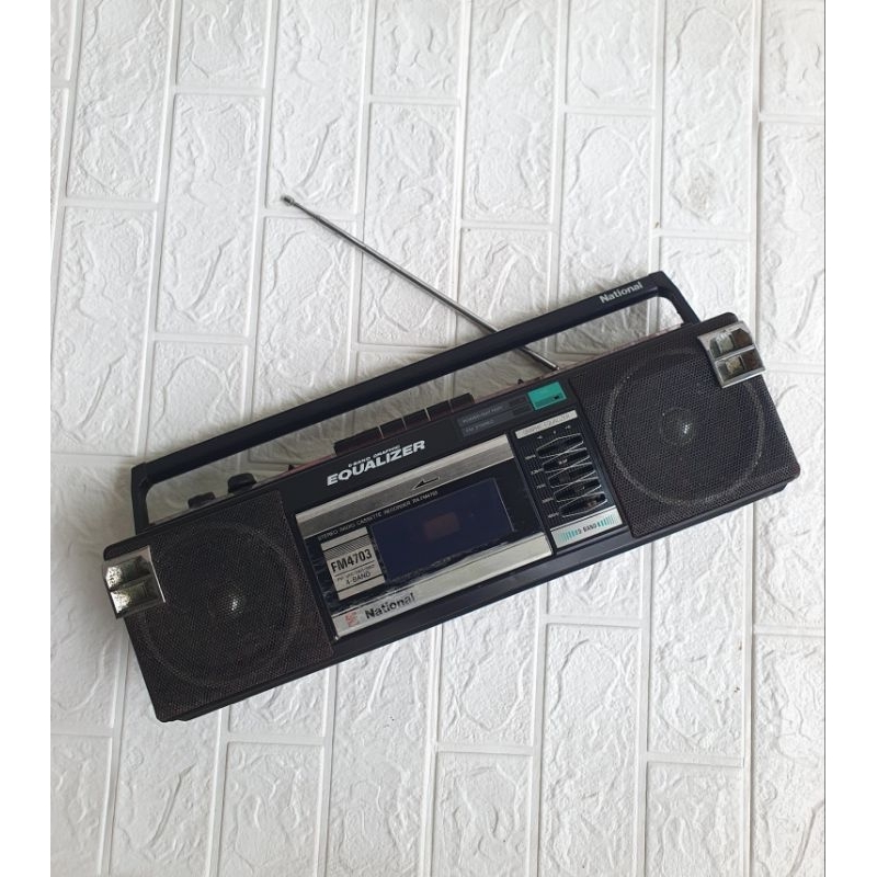 Tape & Radio National FM4703F