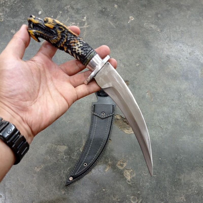 Pisau berburu gagang naga