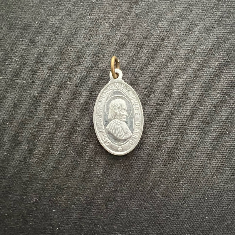 MEDALI YOHANES MARIA VIANNEY & PHILOMENE DUA SISI 1.2 X 1.9 CM