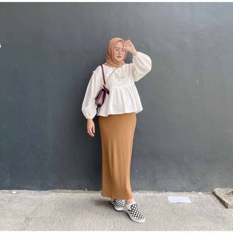 Hot Sale Mahalini Blouse Ruffley/Baju Atasan Wanita/Kemeja Wanitateebaru