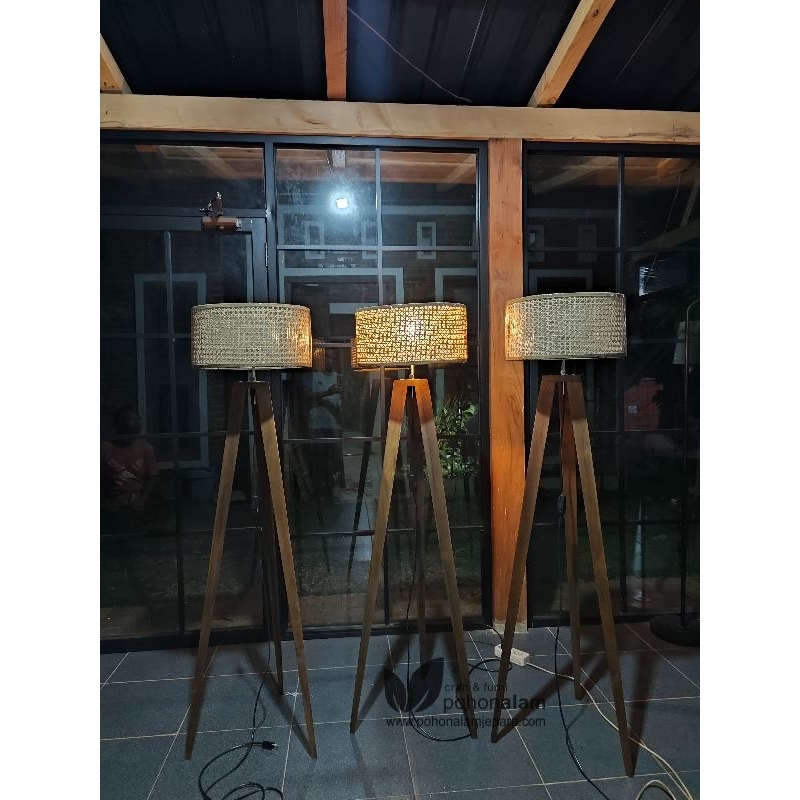 standing lampu kayu floor lamp kap lampu rotan