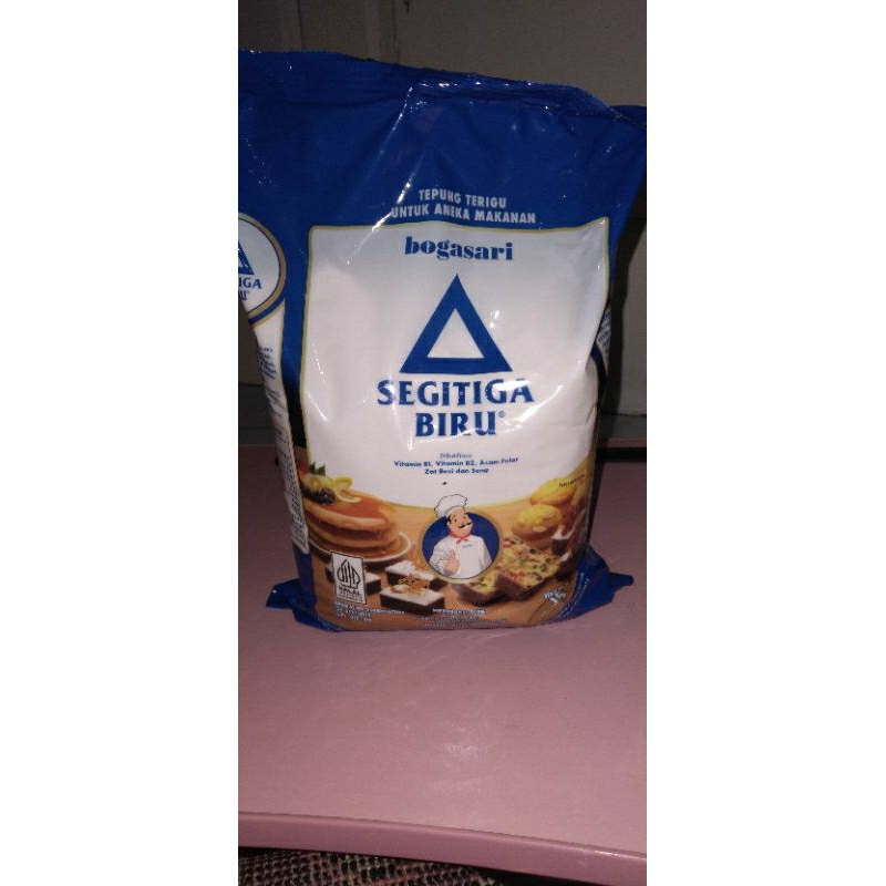 

Tepung Terigu Segitiga Biru