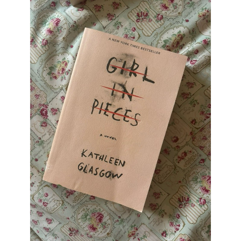 preloved book Girl In Pieces