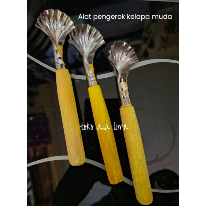 Alat pengerok kelapa muda/Kerokan kelapa muda/serutan kelapa/