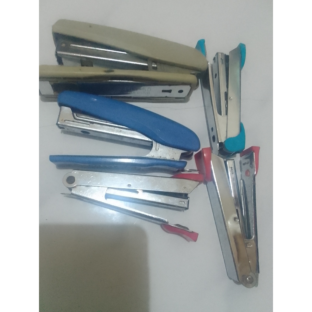

stapler ukuran kecil