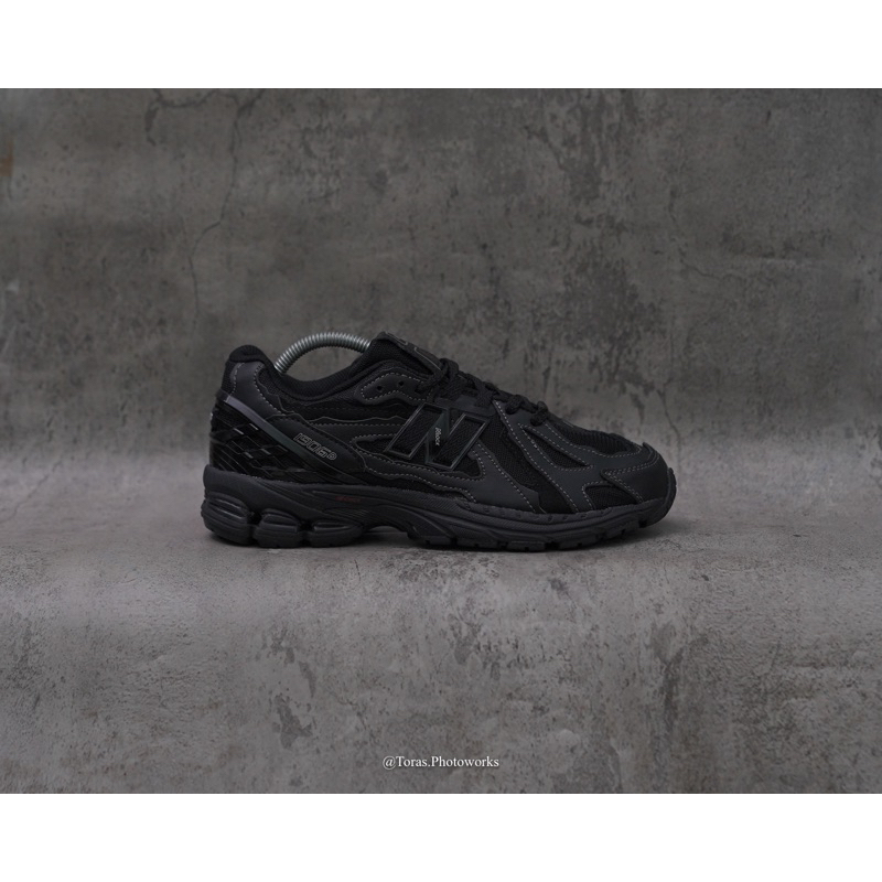 NB 1906 Protection Black Pack