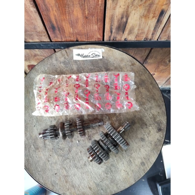 rasio set honda win original honda win KTM new old stock