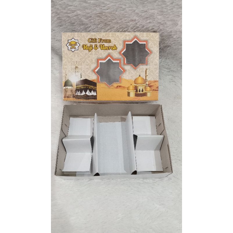 

Kotak Paket Oleh-oleh Haji Umroh