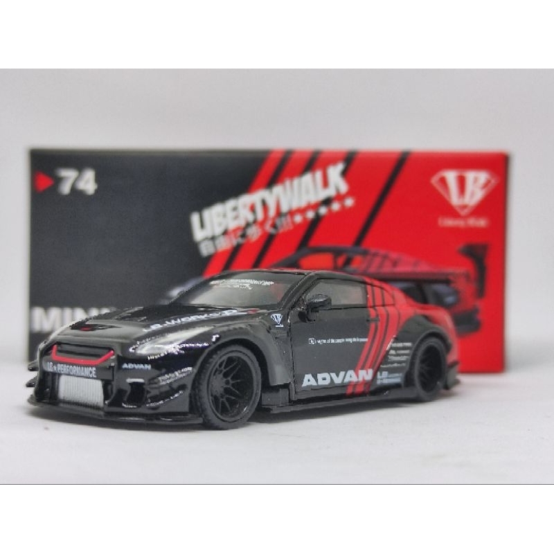 Mini GT 74 Nissan GT-R R35 Advan