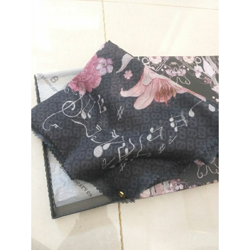 buttonscarves the Nada series - Re preloved