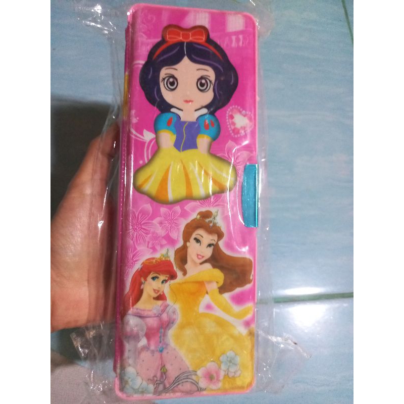 

Kotak Pensil 3D