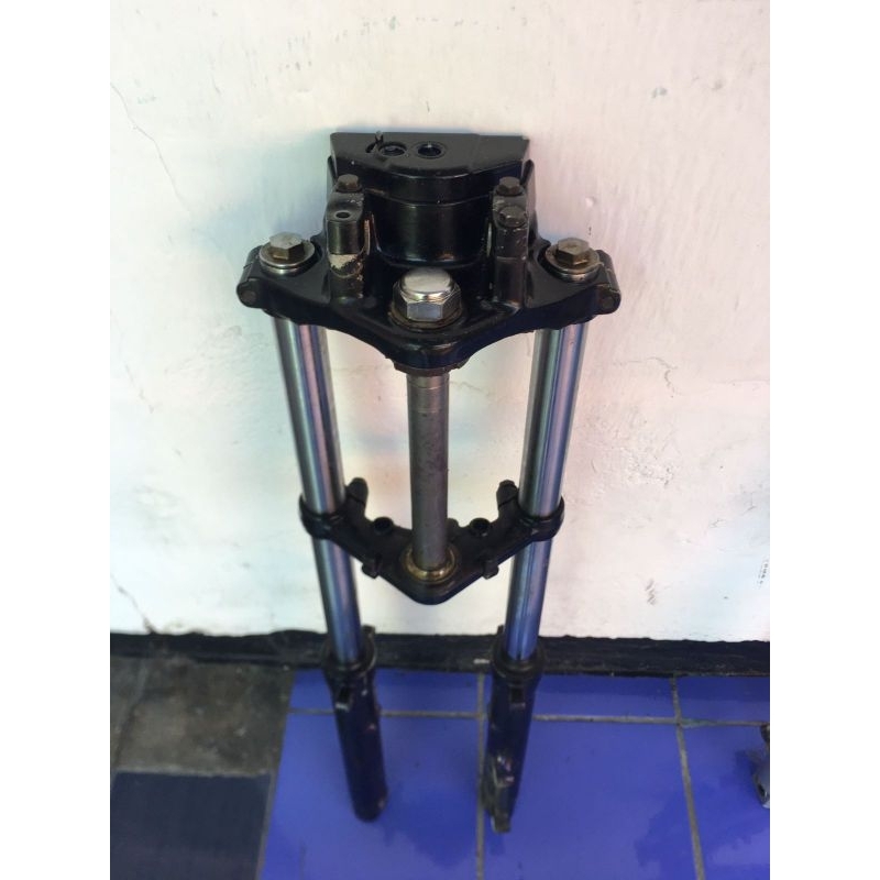 shock depan Megapro Primus