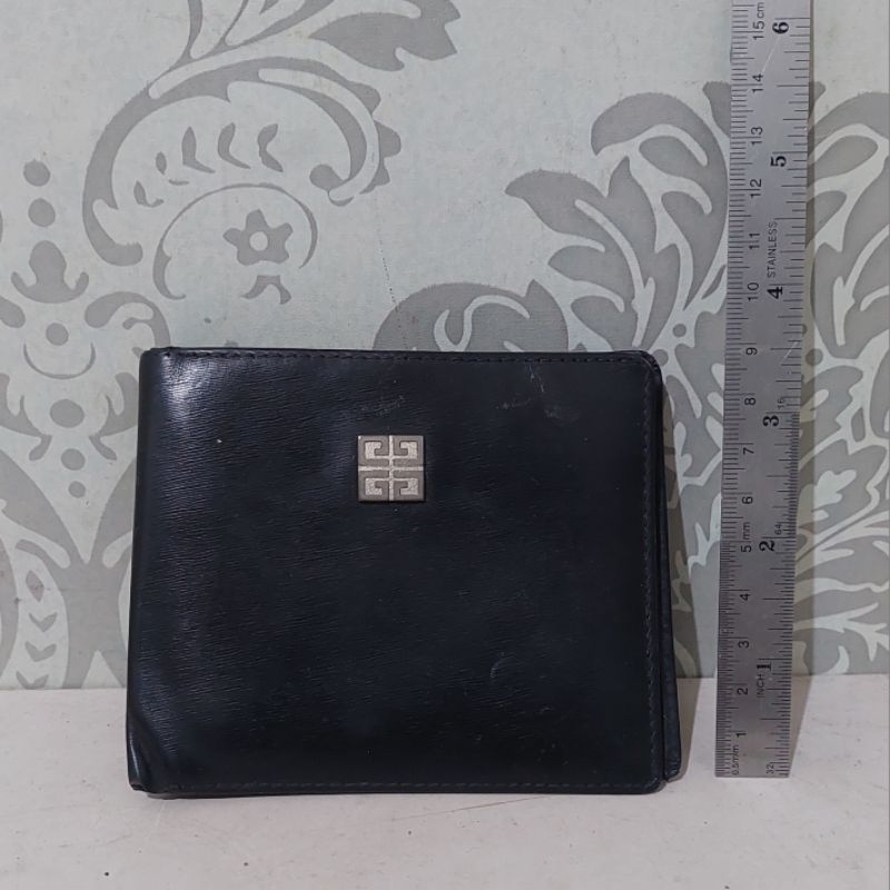 Dompet pria Givenchy preloved