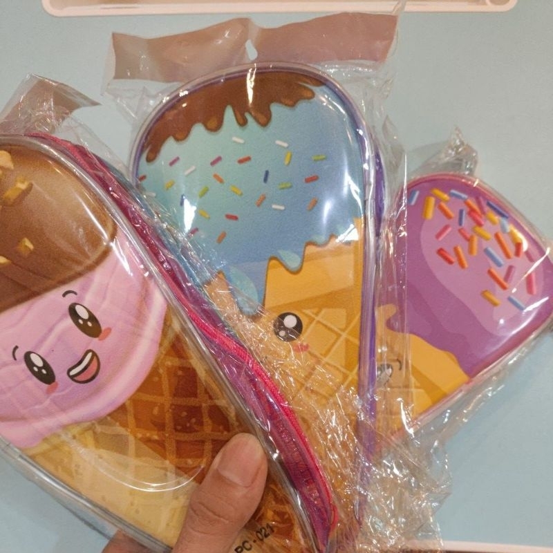 

KOTAK PENSIL ES KRIM