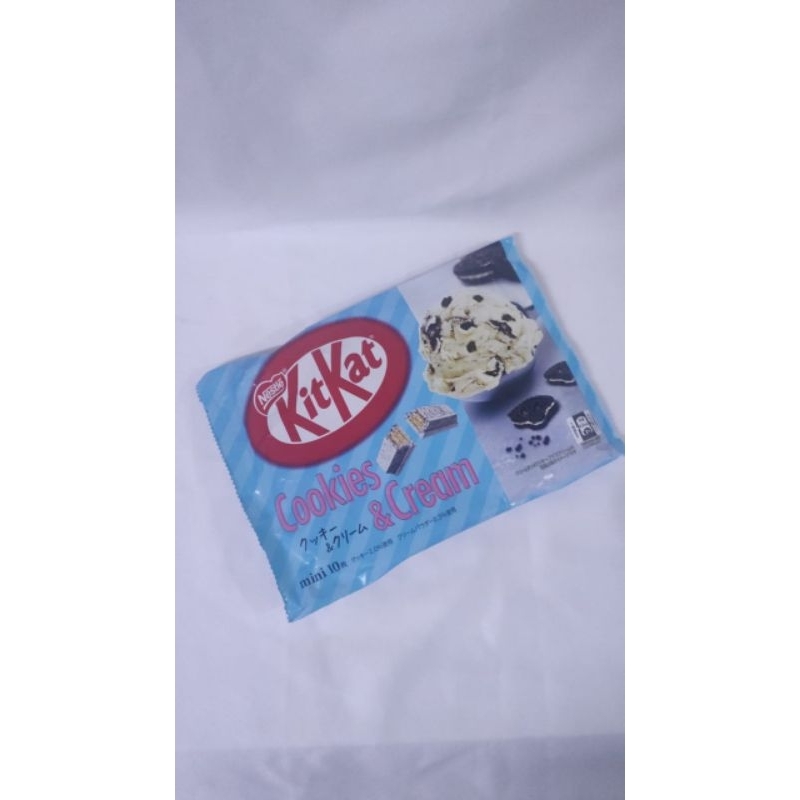 

Kit Kat Cookies & Cream mini 10 pcs