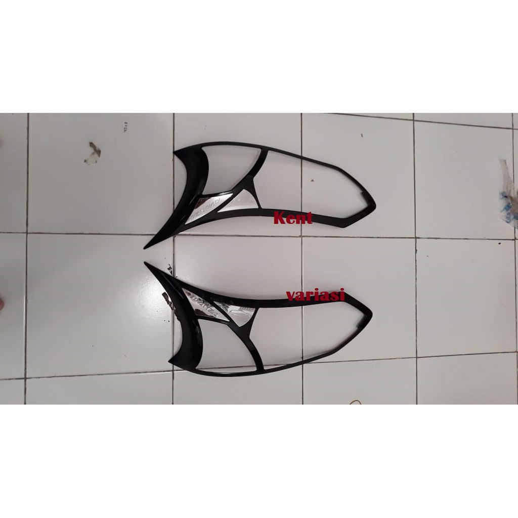 Garnish Depan Avanza 2015 - 2017 Hitam