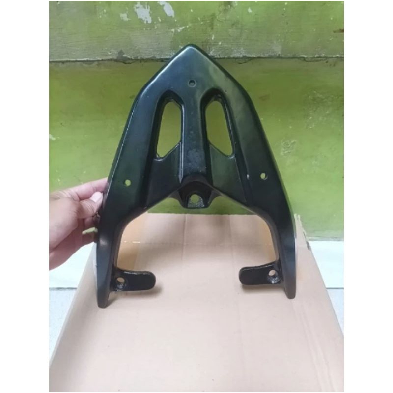 Bracket Box Suzuki Address 110 Old Behel Belakang address 110 breket top box address old