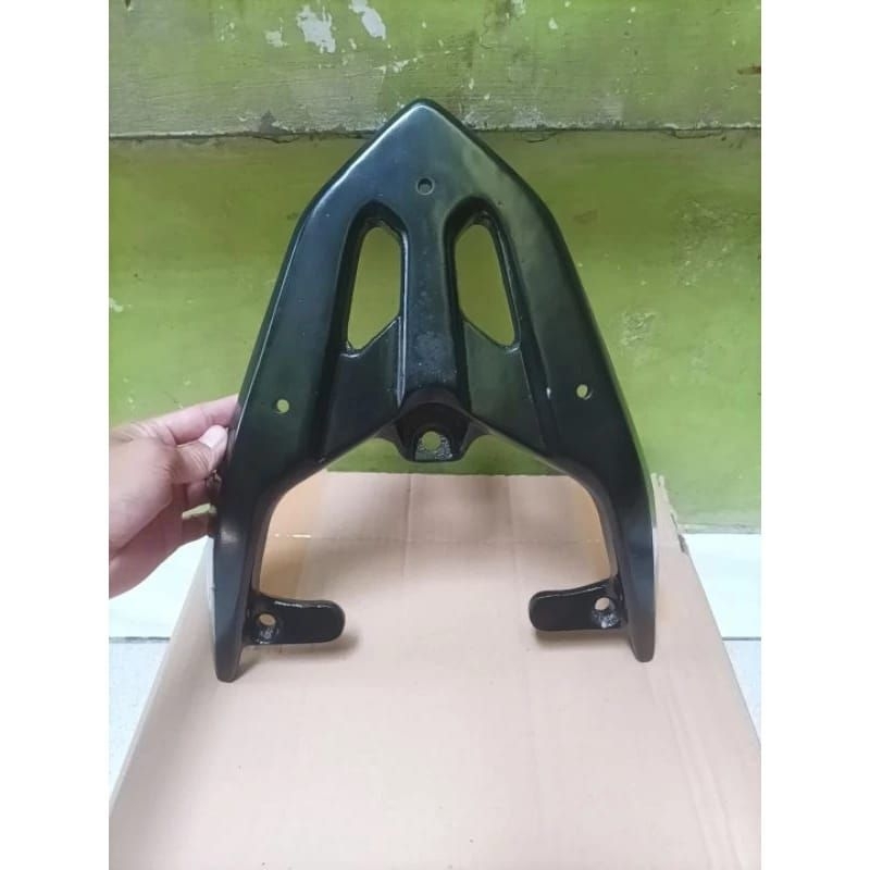 Bracket Box Suzuki Address 110 Old Behel Belakang address 110 breket top box address old
