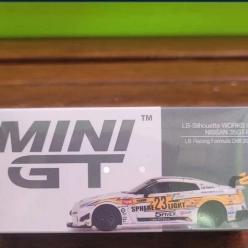 mini gt R35 lbwk formula drift kondisi segel