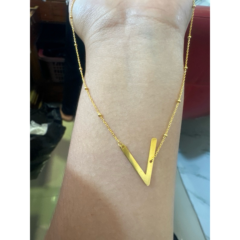 kalung liontin v mas 700asli
