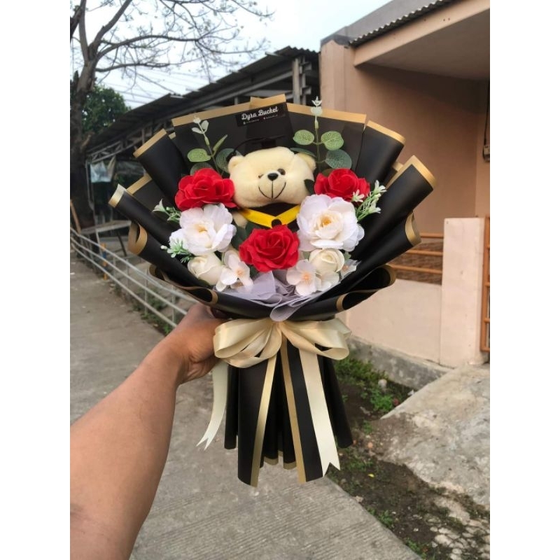 BUKET WISUDA/BUKET BONEKA WISUDA/BUKET BUNGA/BUKET/BUKET KOSONGAN/BUKET SNACK/BUKET CUSTOM/BUKET BEK