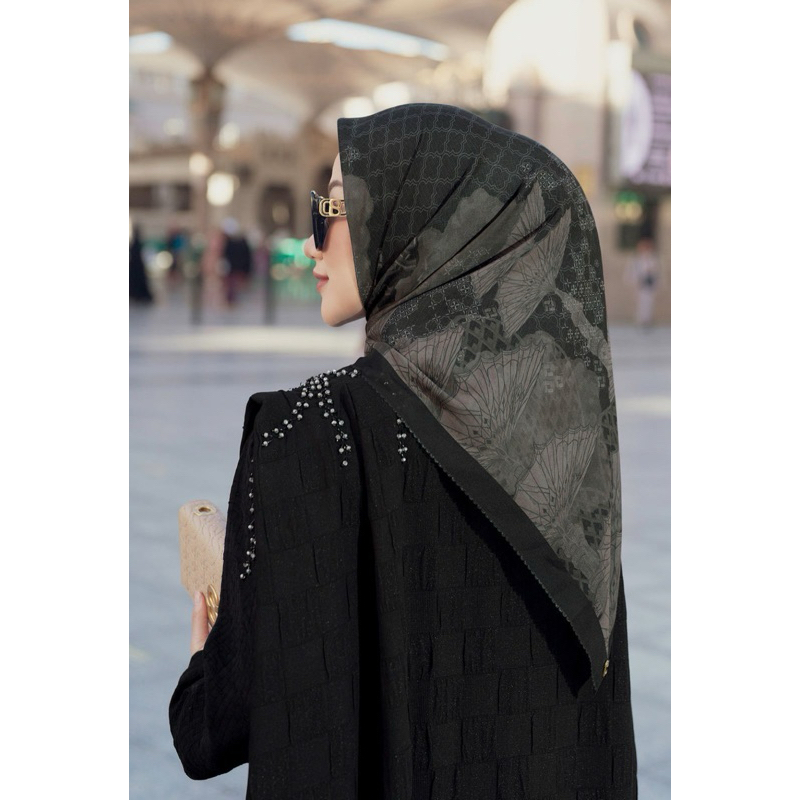 Buttonscarves Medina 2