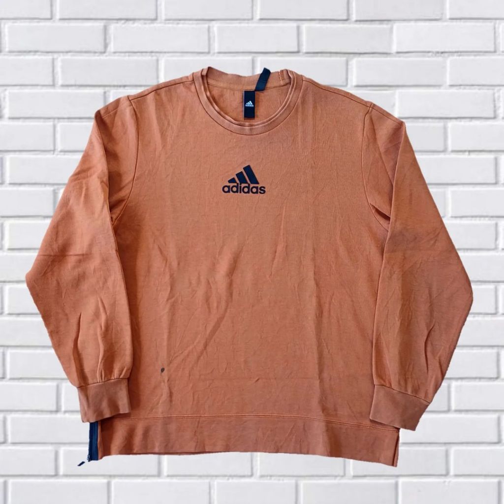 SWEATER CREWNECK ADIDAS CENTER 3D LOGO, SIZE L (SECOND BRANDED) COKLAT, CN0126