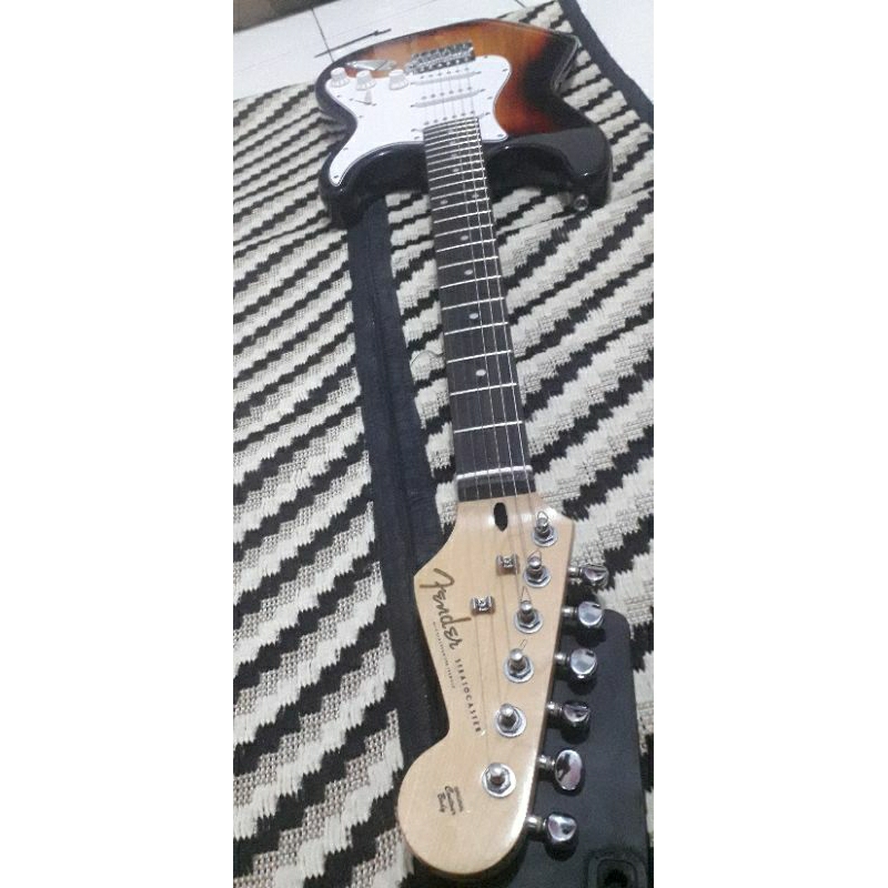 gitar elektrik Fender stratocaster custom