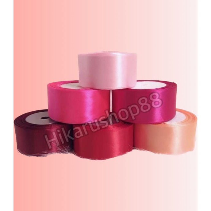 

Top Pita Satin Kain 15 inch 4 cm Polos 25 Yard Per RolGulung