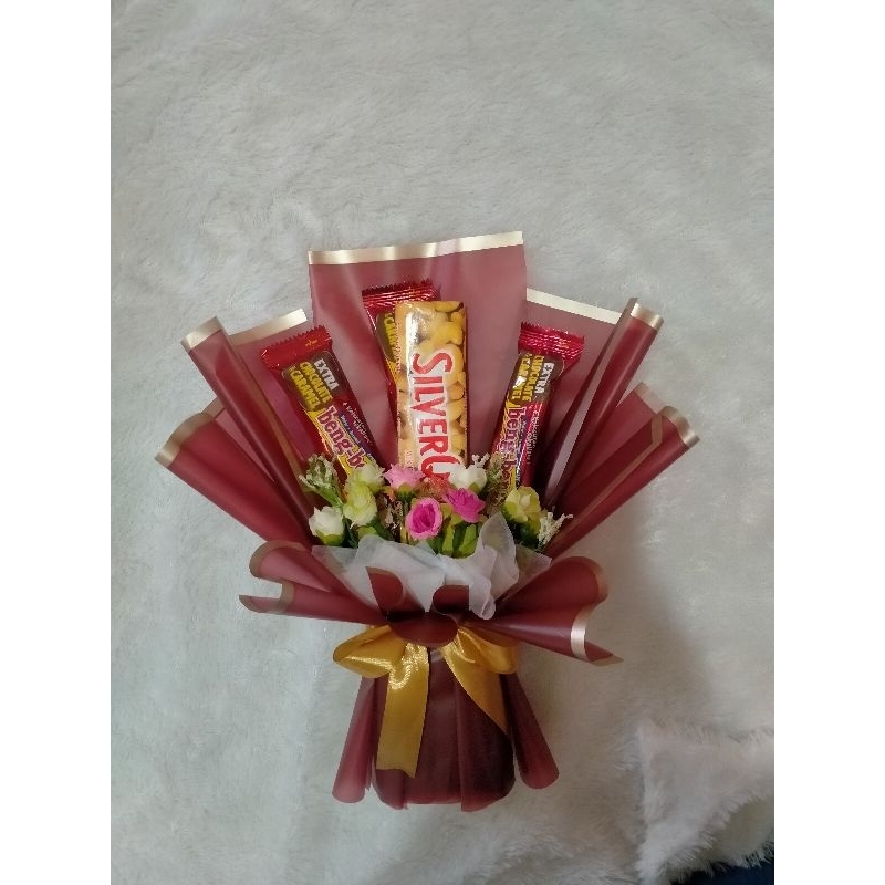 

BUKET COKLAT BENG BENG SILVERQUEEN HADIAH ULANG TAHUN WISUDA ANAK TK SD