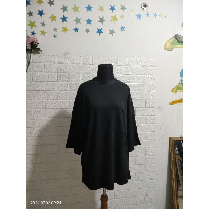 atasan gu hitam