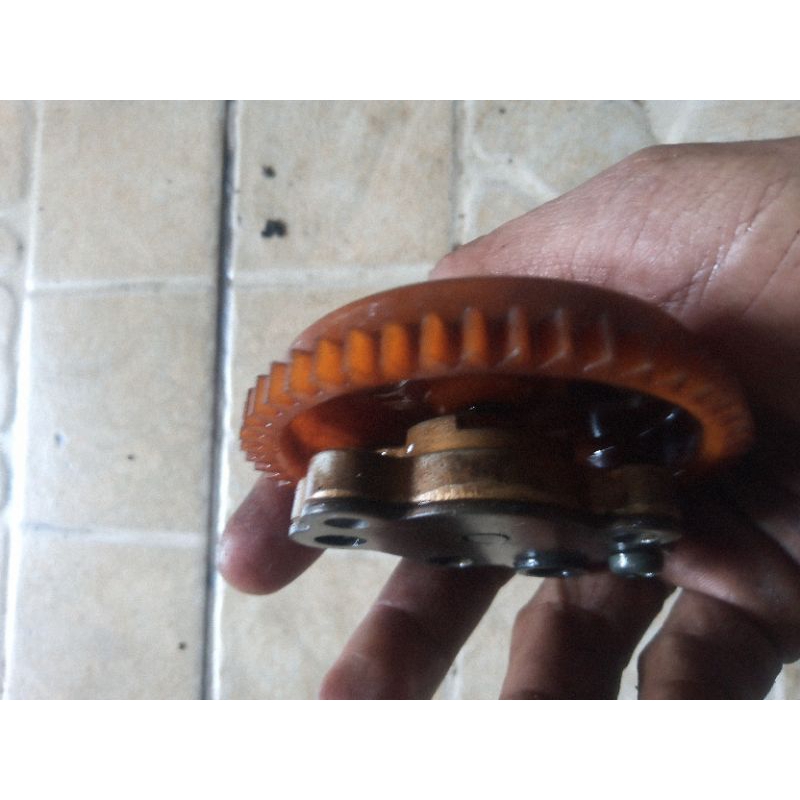 pompa oli Kawasaki zx130 copotan .