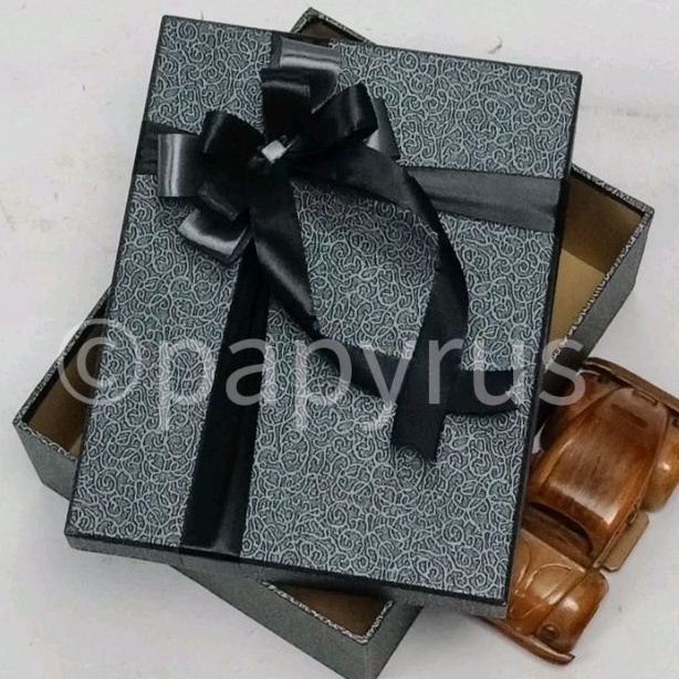 

FG2 PAPYRUS 175x225 Tinggi 5cm Kotak Kado Gift Box Hadiah