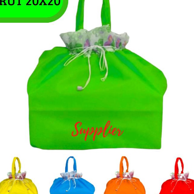 

KF7 tas serut polos hajatan 2x2 kotaknasikotak box isi12pcs