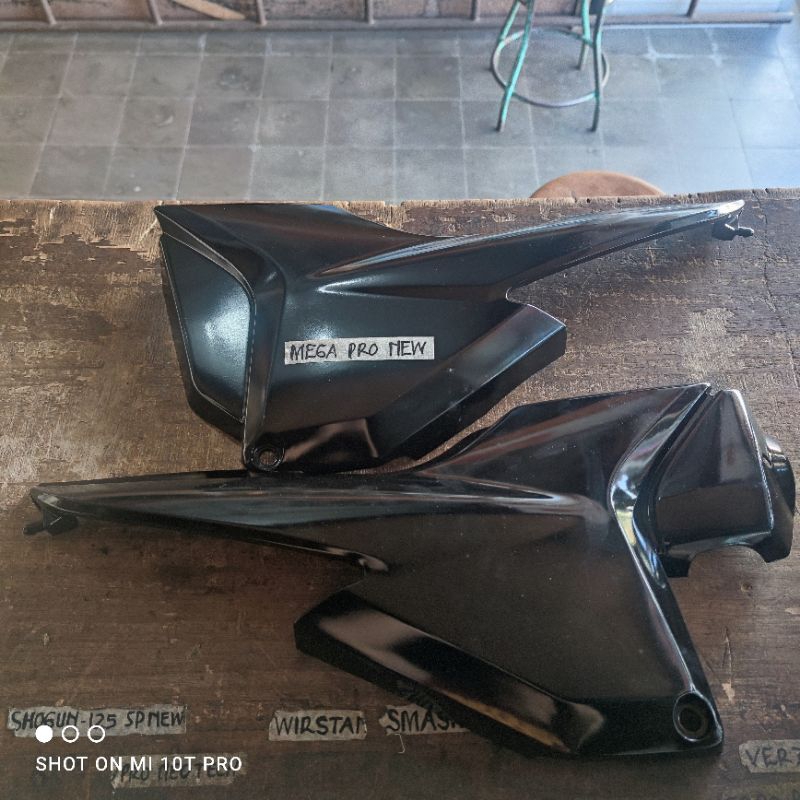 Toolbox Tutup Accu Honda Mega Pro New Primus Hitam Original Honda AHM