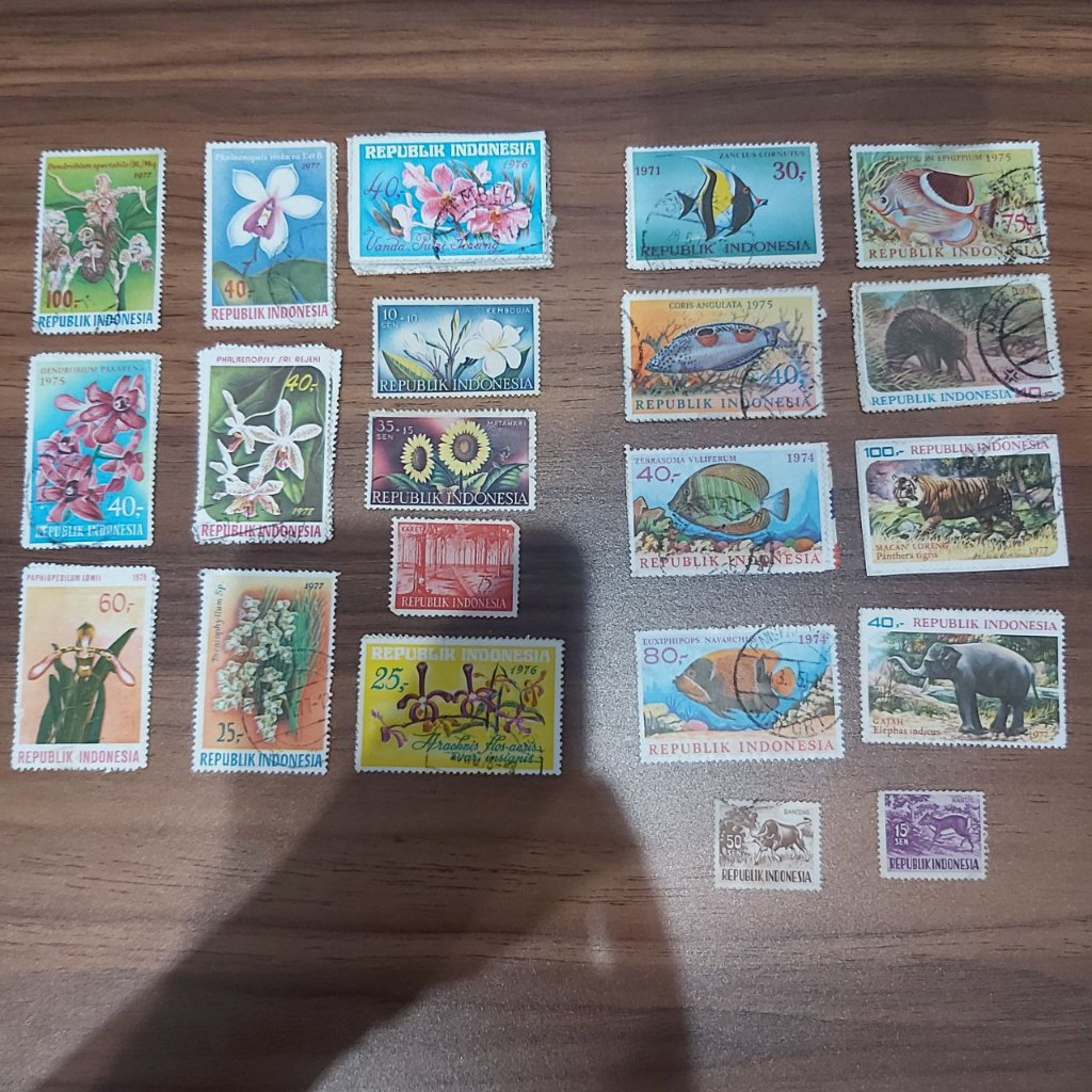 

Perangko Indonesia edisi Flora dan Fauna / Filateli Stamp (ada Bekas Cap)