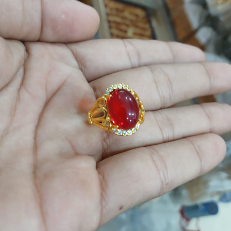 cincin koin permata merah