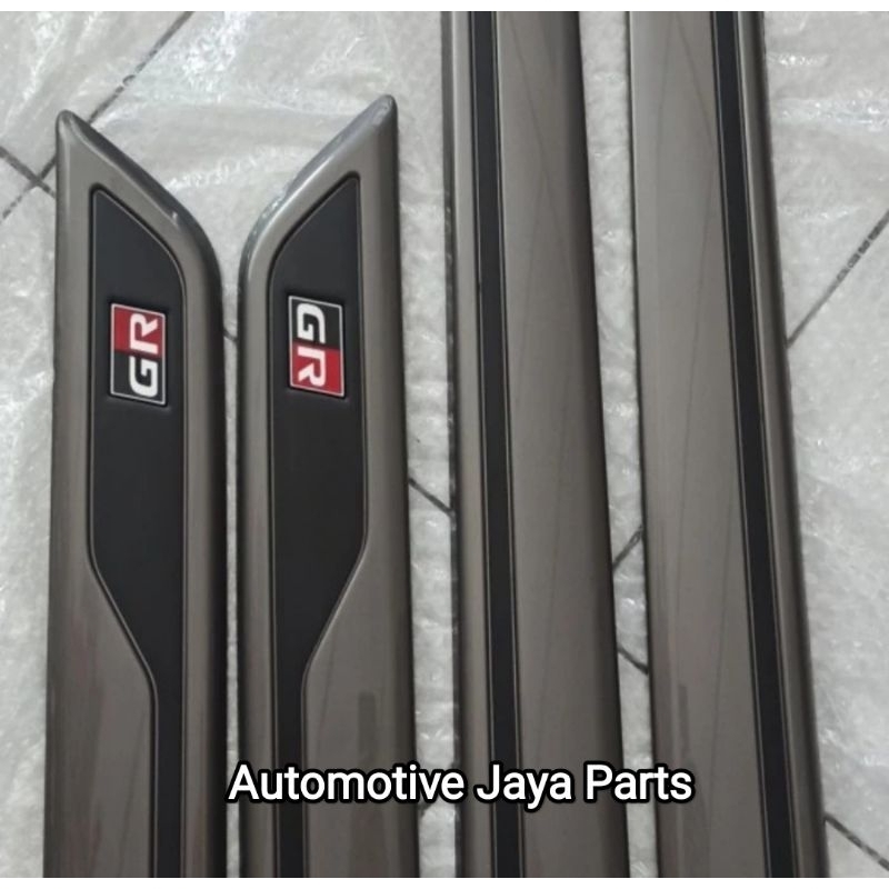 Lis List Side Body Moulding Pintu All New Rush GR 2023 Up Original Toyota