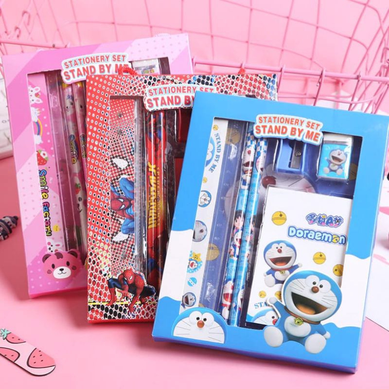 

Set Alat Tulis 6 in 1 Stationary Lucu Karakter / Paket Perlengkapan Sekolah / Souvenir Hampers Anak Sekolah Box Cewek Cowok