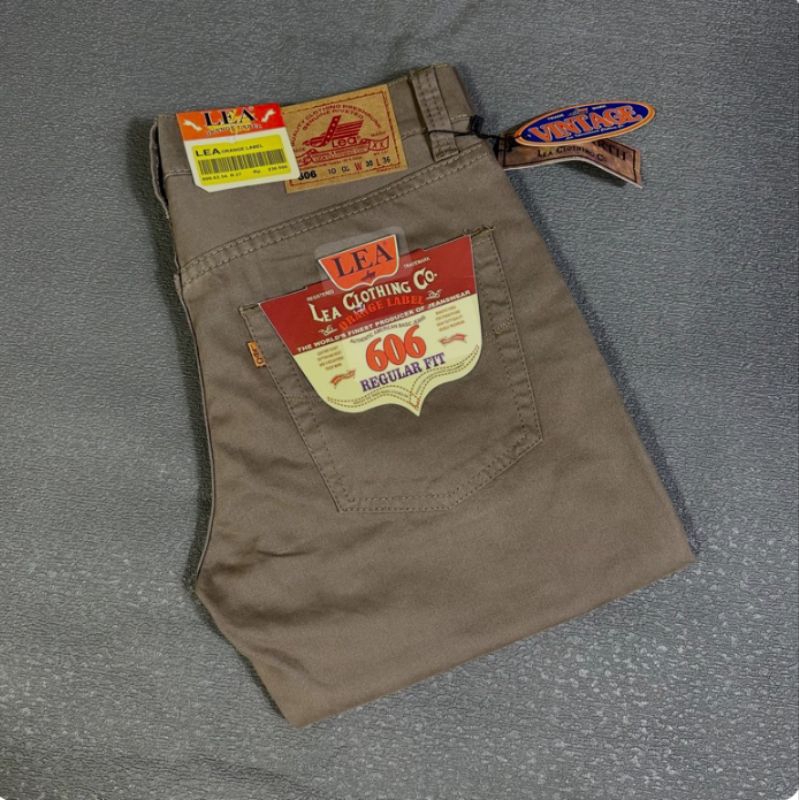 CELANA PRIA PENDEK JEANS LEA